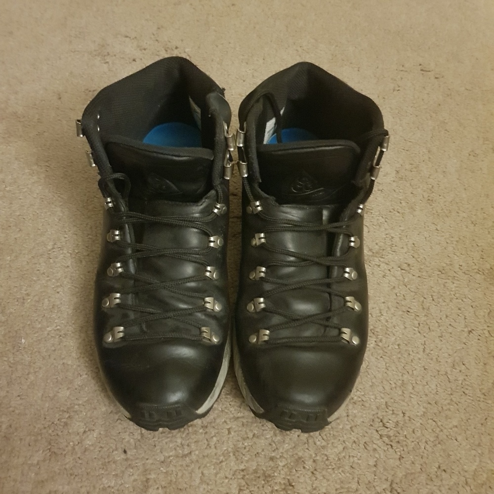 Shoes - Picture 2 of 3
